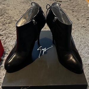 GIUSEPPE ZANOTTI Stiletto Bootie Ankle Boot Shoe size  9